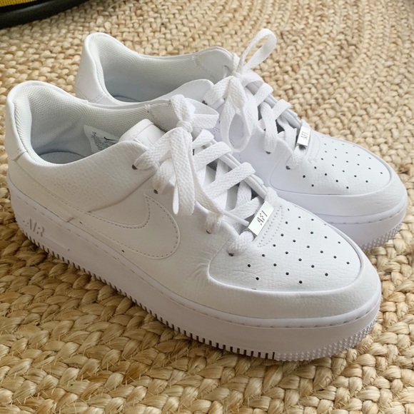 Nike Shoes - Nike Women’s Air Force One Sage Low Platform sz 9
